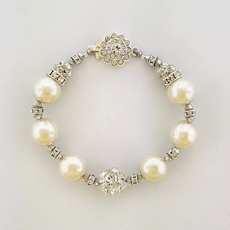 Pearl Bracelet with Crystal Embellishments